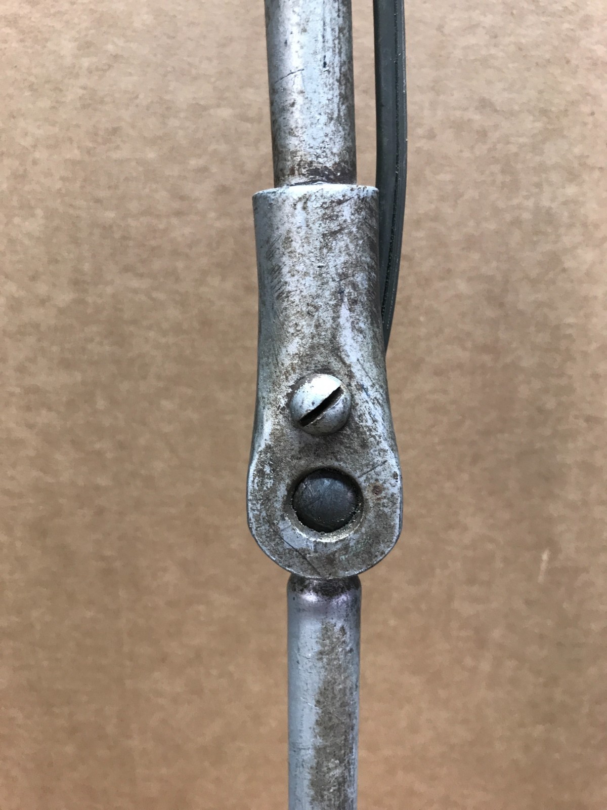 VTG Industrial Shop Work Bench Articulated Light Fixture Table Lamp Old 1805-25B