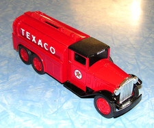 Vintage ERTL Texaco Tanker Bank 1930 Diamond T 2 1/2 Ton Truck 1990 Edition 7