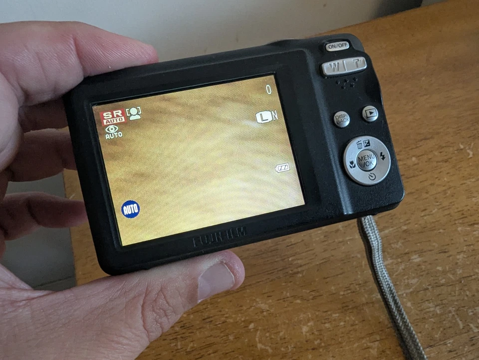 Fujifilm Digital Camera FinePix JV500 14.0MP Black, 4GB SD Card,, photo 3 of 5