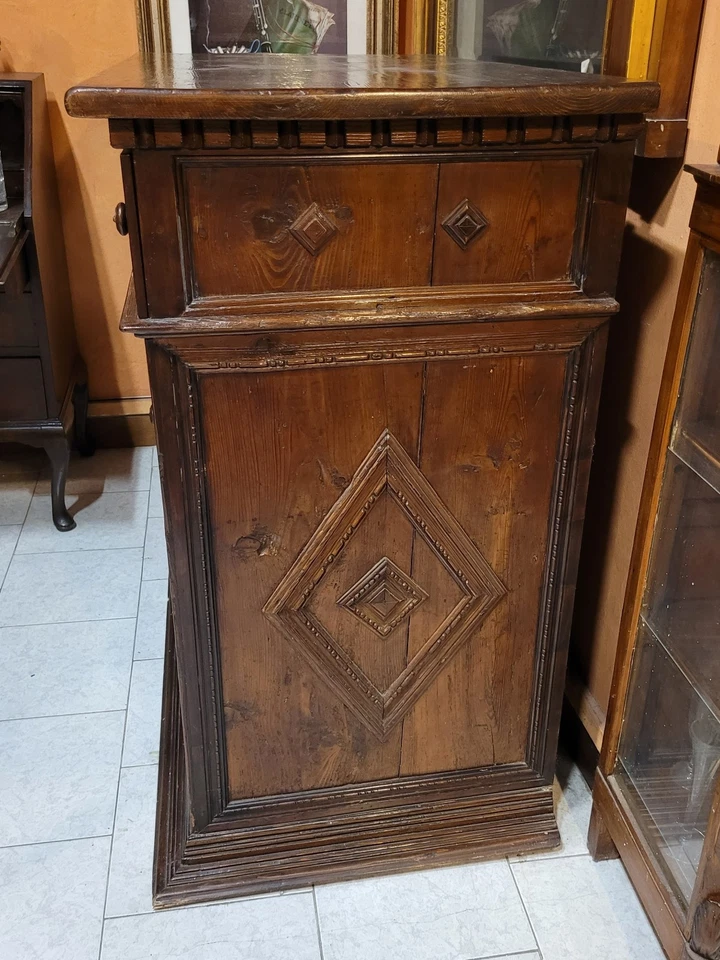 Credenzino in legno dolce, Nord Italia, di fine XVII secolo - Immagine 4 di 4