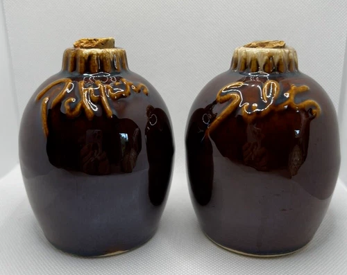 Vintage USA Made Hull Pottery Brown Drip Glaze Salt And Pepper Shakers Cork Top