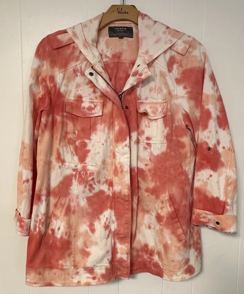 Chaqueta de mezclilla TORRID para mujer coral y blanca tie dye talla 1 Foto 2 de 4