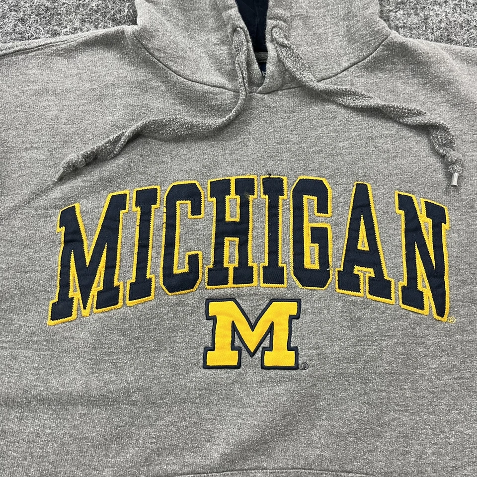 Michigan Wolverines Hoodie Mens Medium Gray Sweater NCAA Old Varsity Brand - Image 2 of 4