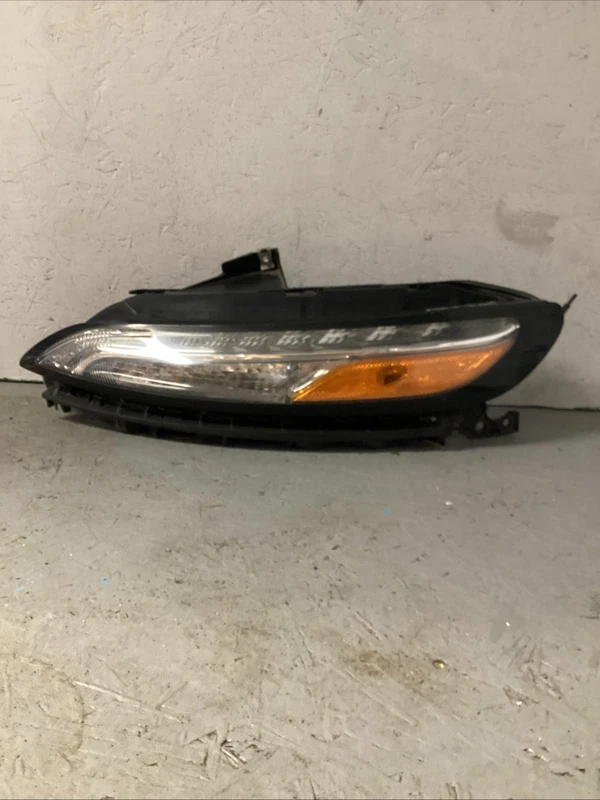 2014-2018 Jeep Cherokee LEFT LH DRIVER SIDE FRONT LAMP TURN SIGNAL OEM