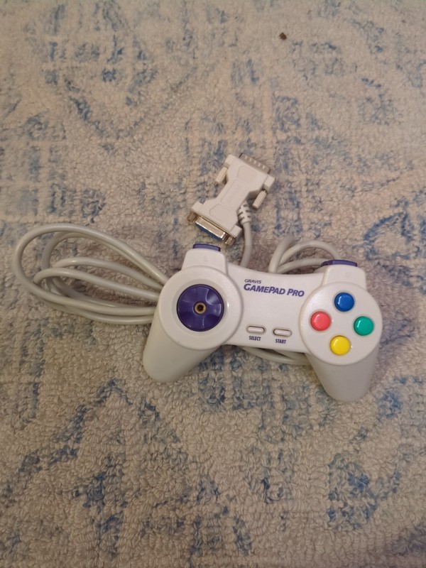 Gravis Gamepad Pro 15-pin MIDI Joystick  Port Version No Stick