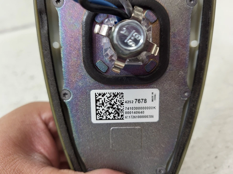 Chevrolet Cruze 2018 montaje en techo antena de radio OEM LKQ Foto 4 de 4