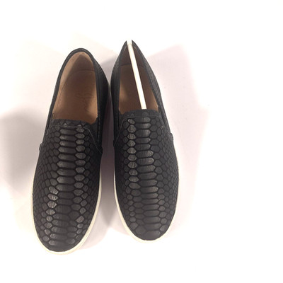 Joie Kidmore Shoes kidmore SZ 34 Black Embossed Slip On Sneakers Casual Comfort