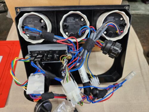 PANEL DE INSTRUMENTOS VOLVO PENTA TAMD AD DIÉSEL 12V 23577077 NUEVO - Imagen 4 de 5