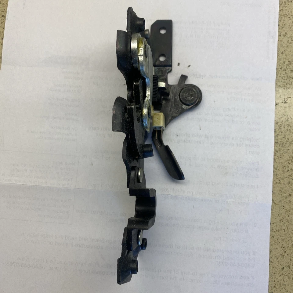 Nuevo Genuino MOPAR 04874461 Cerradura Puerta Trasera 1991-1992 Chrysler Dodge Voyager ES Foto 3 de 4