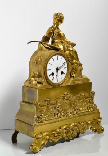 Italian Girl with Mandolin French Gilt Bronze Figural Clock 19th century - Bild 3 von 7