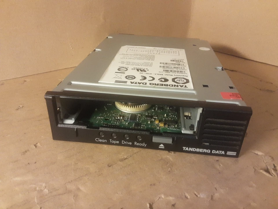 Tandberg Data BRSLA-0703-DC Ultrium 3 Internal SCSI Tape Drive READ - Image 4 of 4
