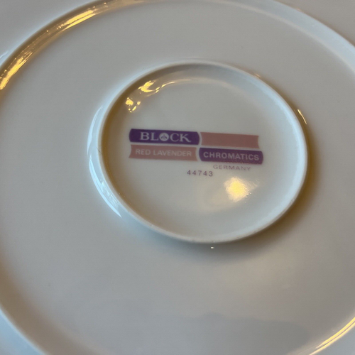Orig Box Set of 4 Block Chromatics Red Lavender Line DINNER PLATES 10" Germany! - Picture 11 of 13