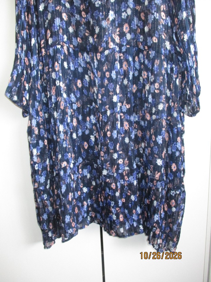 Taking Shape Sz 24 Blue Floral Crush Poly Top Bust is approx 145 cm ...