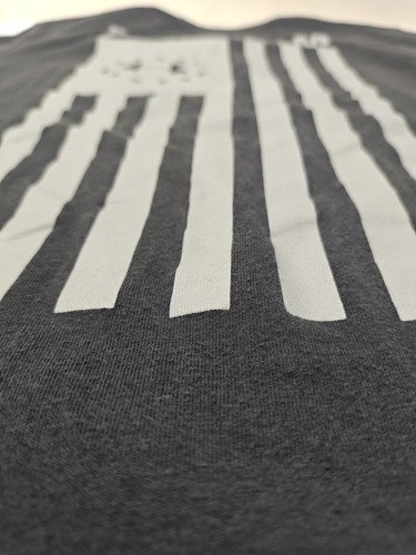 Under Armour Boys Black And Gray USA Freedom Flag Logo Tee Shirt Sz Youth M - Picture 2 of 9