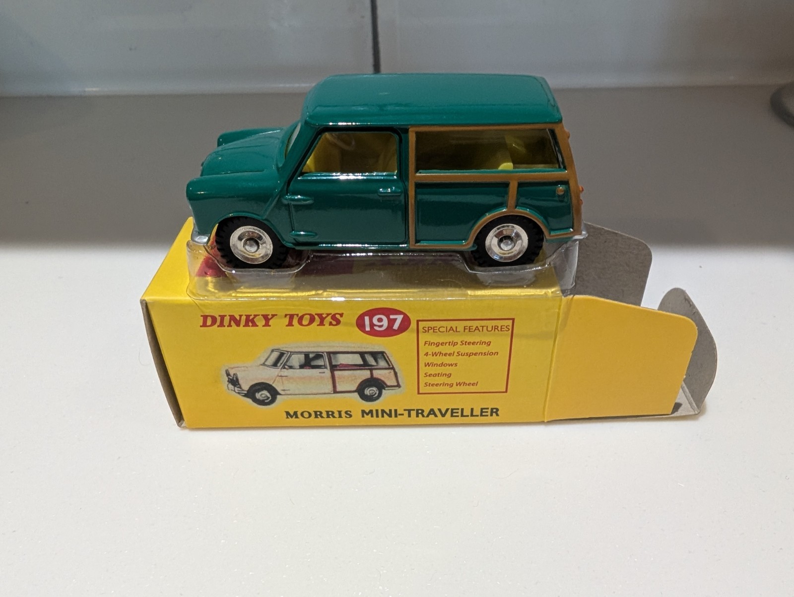 DINKY TOYS 197 MORRIS MINI-TRAVELLER 箱付き Dinky 197, Morris Mini Traveller - Free Price Guide & Review