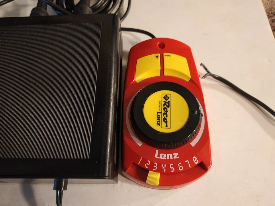 ROCO DIGITAL BY LENZ MULTI MAUS 1 WITH DIGITAL STATION 10751 WITHOUT TRANSFORMER - Image 4 of 4