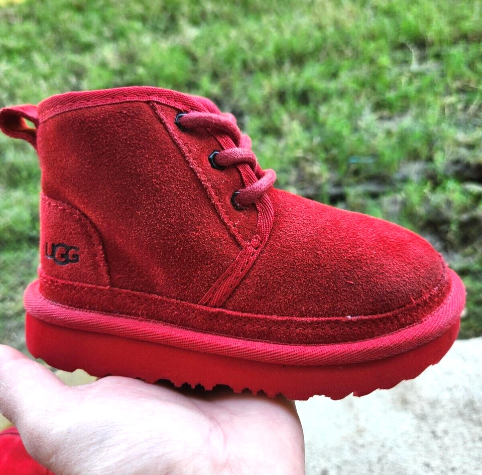 Ugg Neumel II "ROJO" niño pequeño 9C Foto 3 de 4