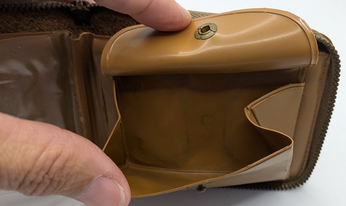 Vintage Genuine Leather Horse Wallet Surrounded Zipper Closure