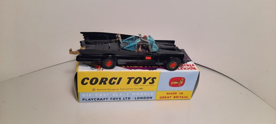 Batmobile Batman DC Comics Corgi Juniors no dinky toys majorette