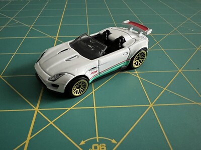 2024 HOT WHEELS (LOOSE) -  15 JAGUAR F-TYPE PROJECT 7 HW ROADSTERS 5/5 WHITE