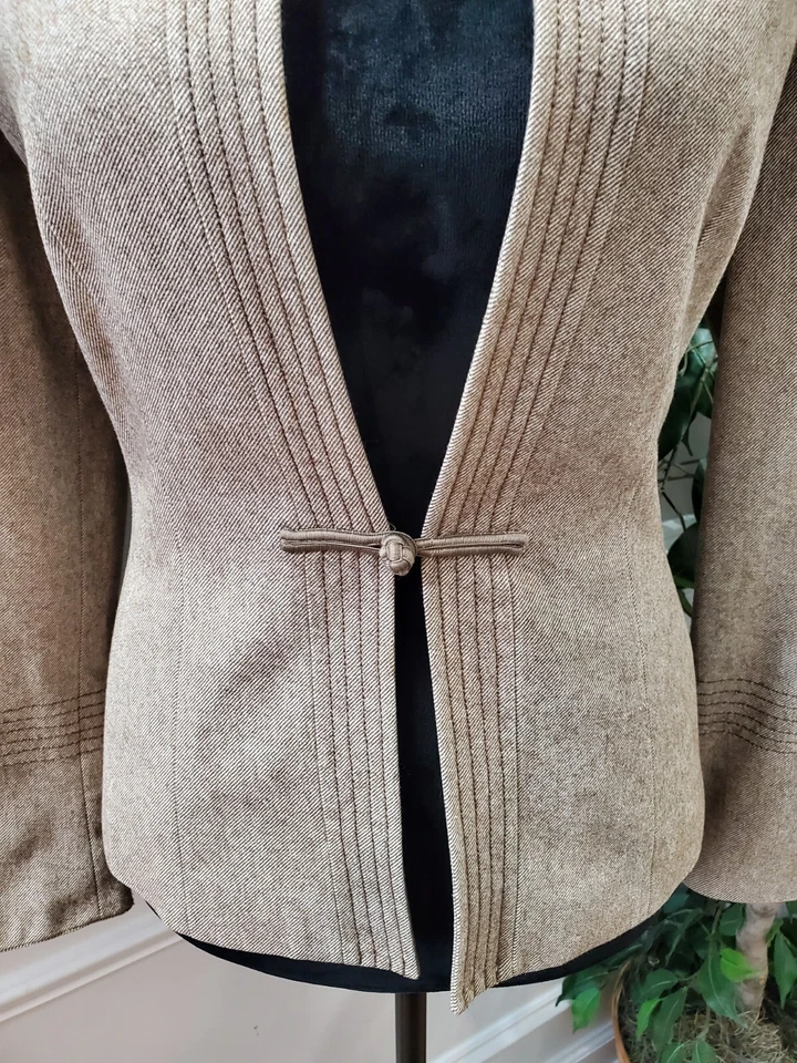 Chaqueta Blazer Larry Levine Para Mujer Beige Algodón Manga Larga Botón Único Talla 4 Foto 3 de 4