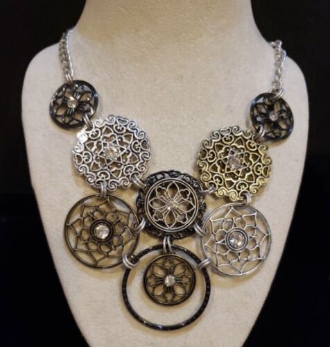 PREMIER DESIGNS Social Circle Tri-Tone Necklace Filigree CIR’S w/ Crystal Accent - Picture 1 of 5