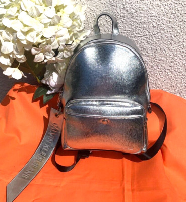 CALVIN KLEIN Damen Backpack Runder Rucksack Hochglanz silber Leder Optik NEU