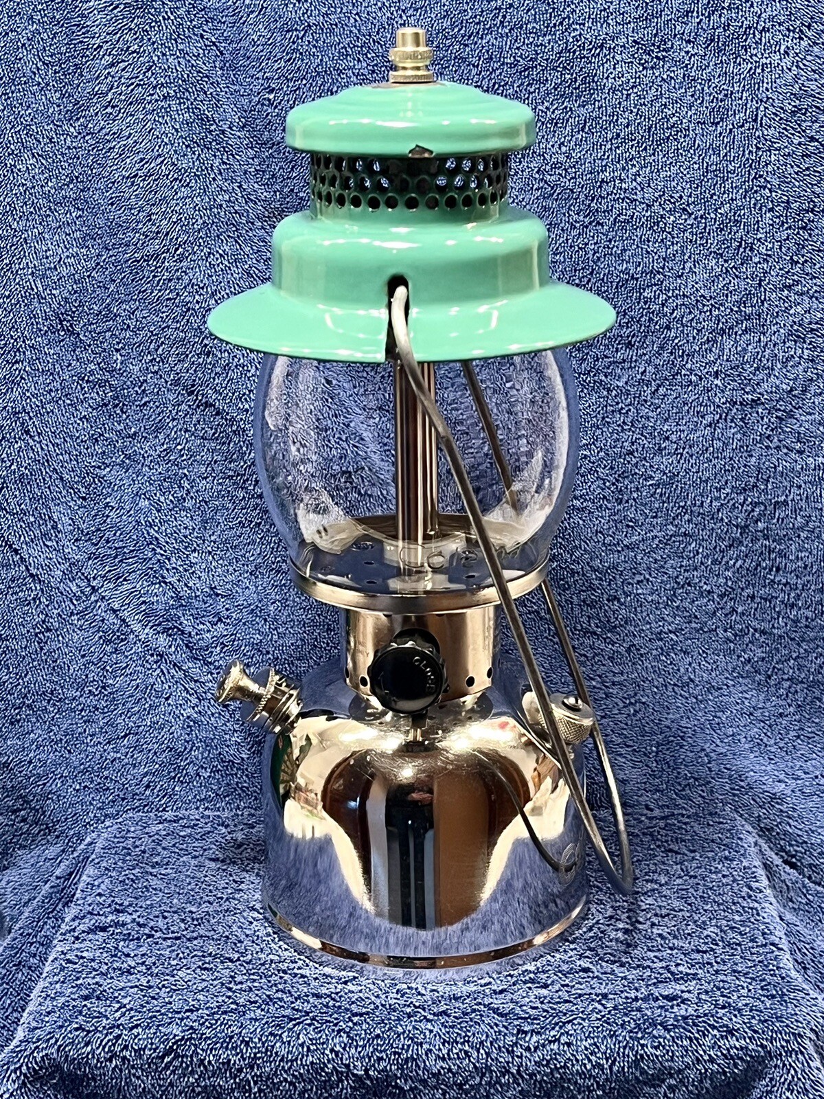 Very Clean Coleman Canadian Nickel/Seafoam Lantern Model 242B 1941