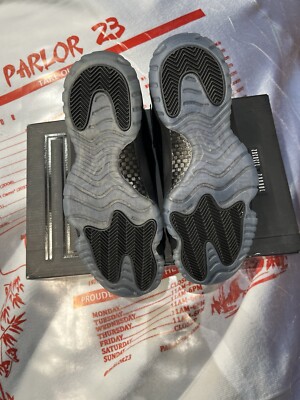 cap and gown 11s size 12