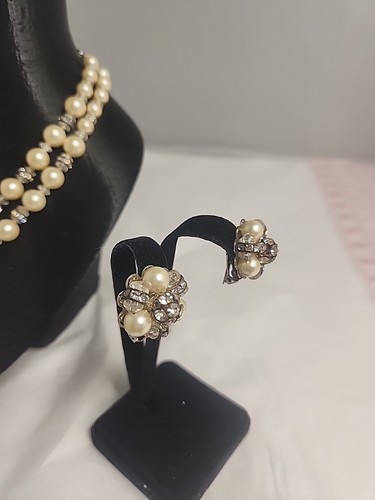 Vintage Faux Pearl And Rhinestone Necklace & Clip On Earring Set - Picture 10 of 20