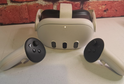 Meta Oculus Quest 3 128GB Virtual Reality VR Headset w/ Controllers READ DESC!!!