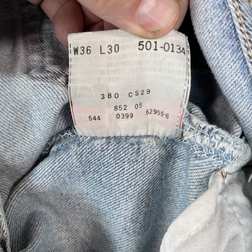 VTG Levis 501 Jeans Mens 33x29 Thrashed Distressed USA Made 90s Y2K Tag 36x30 - Picture 9 of 20