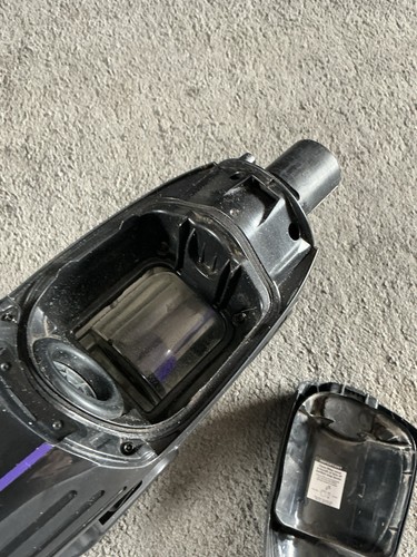 Shark IF130UKTH 31 Main Motor Unit Only - with Bin - No Battery Or Charger - Picture 23 of 24