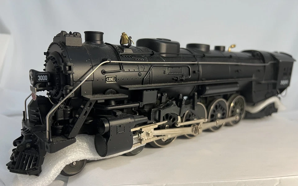 Lionel New York Central 4-8-2 MOHAWK L-3 Locomotive & Woodside Caboose - Image 2 of 4