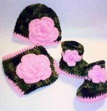 Crochet Dark Camouflage Pink Floral Diaper Cover Set with Hat, Booties 0-3 Mon