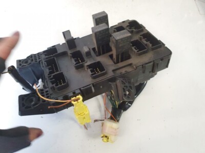 8264105011 05810530 Sicherungskasten für Toyota Avensis UK1453623-66