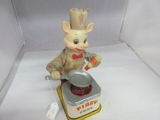VINTAGE BATTERY OPPERATED PIGGY COOK TOY JAPAN M-691