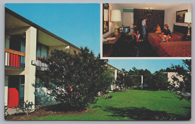 Quality Inn Florence South Carolina SC Interior View with TV on Vtg Postcard H6