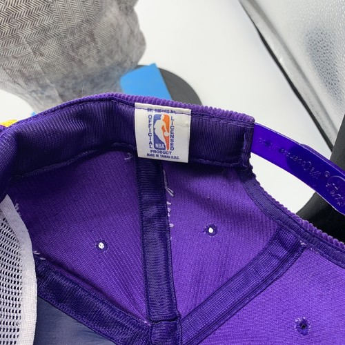 Sombrero Snapback Ajustable Pana Vintage NBA LA LAKERS Pro Classics de Universal - Imagen 5 de 8