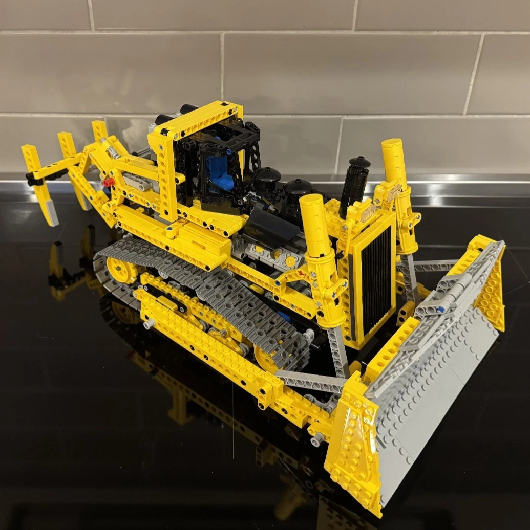 Lego Motorized Bulldozer 8275 Technic 100% Complete Set Working