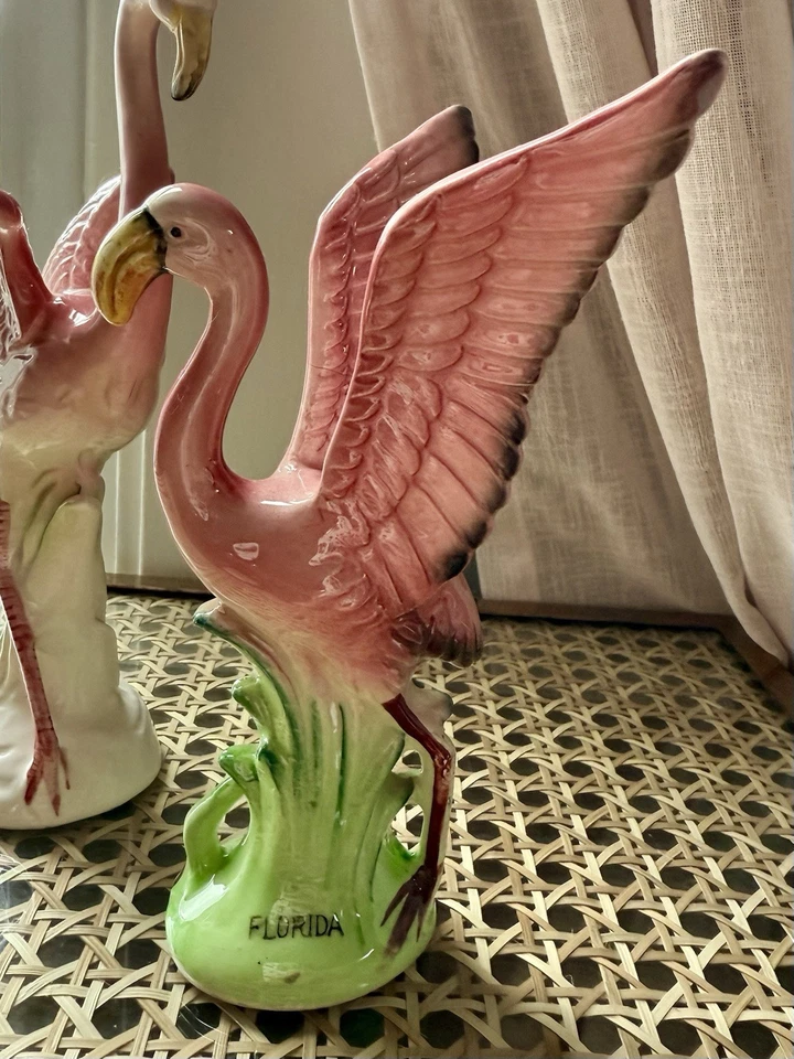 Par de estatuillas/estatua de ala abierta Mid Century Art Deco Japón flamenco rosa Florida Foto 3 de 4