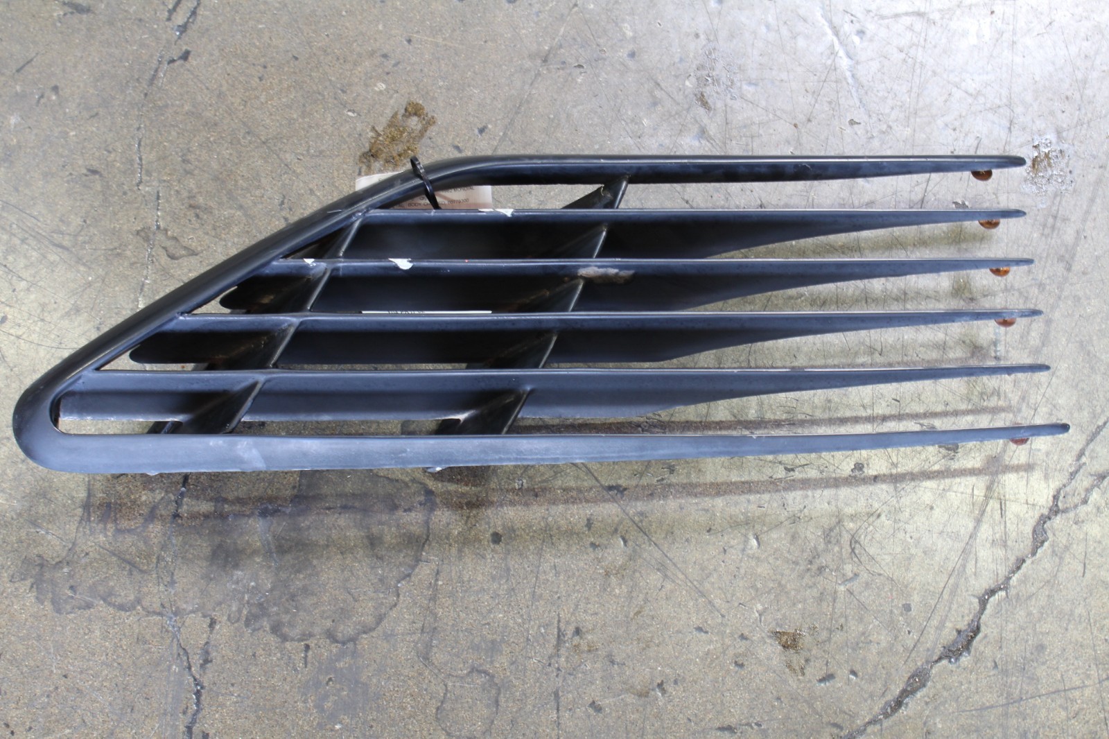 Ferrari Mondial, LH, Left, Metal on Body Grille, Chipped, Used, P/N 60779300