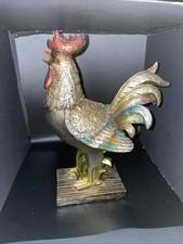 Gallo de granja ornamentado, figura metálica bronce oro rollo filigrana estatua.
