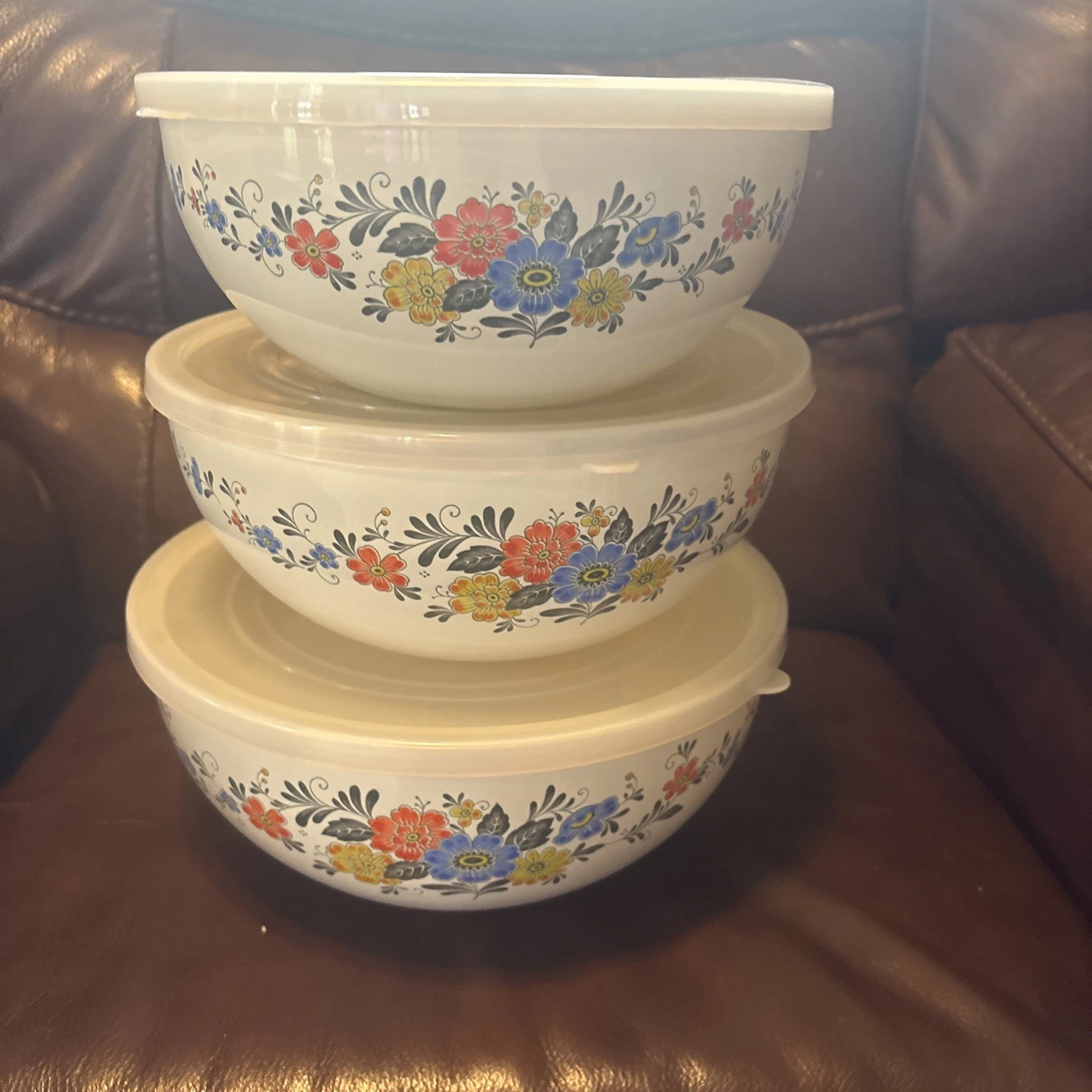 Vintage Set of 3 Kobe Kitchen Enameled Floral Nesting Mixing Bowls With Lids