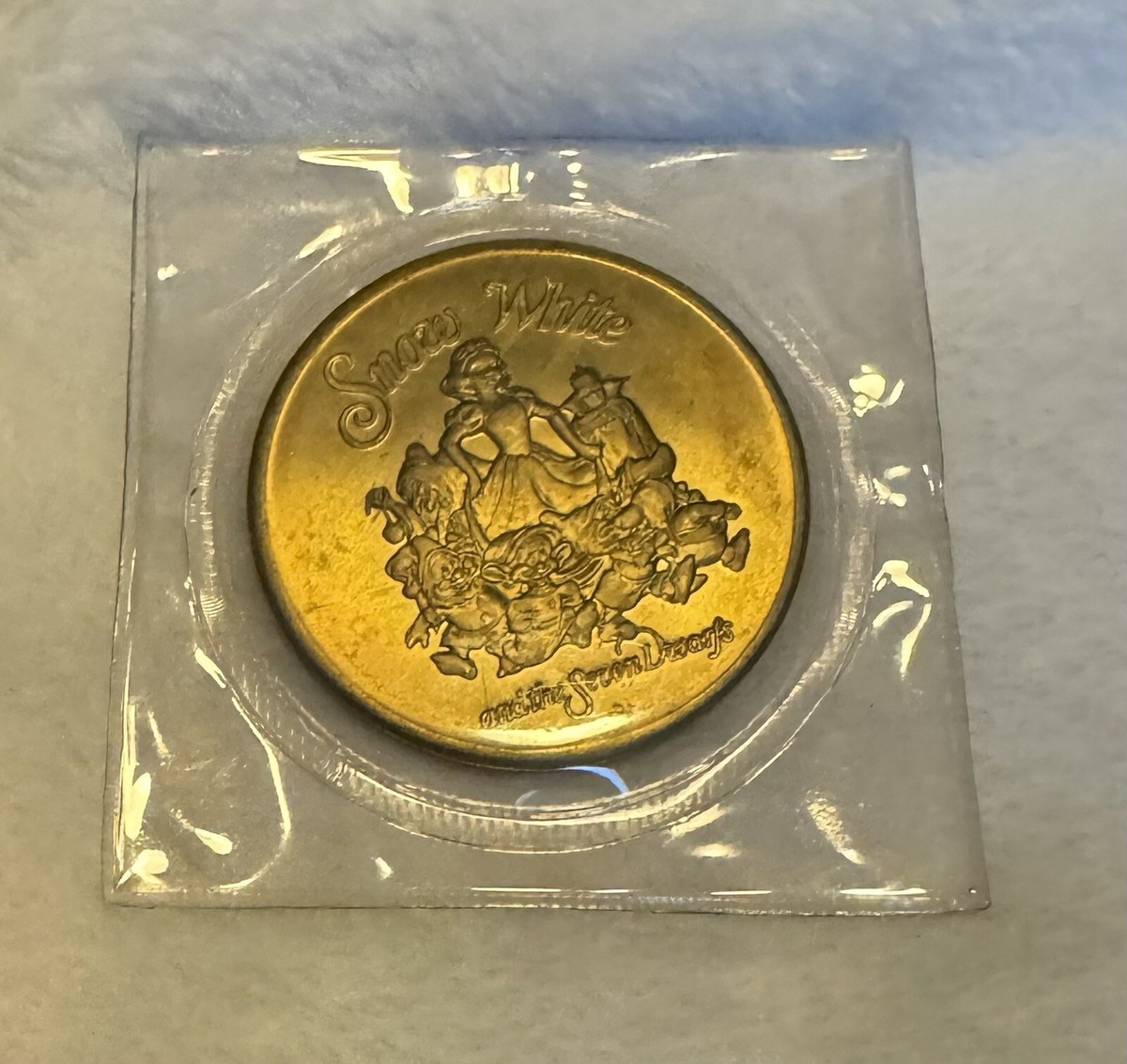 Disney's Snow White 1987 Commemorative 50th Anniversary Coin | eBay