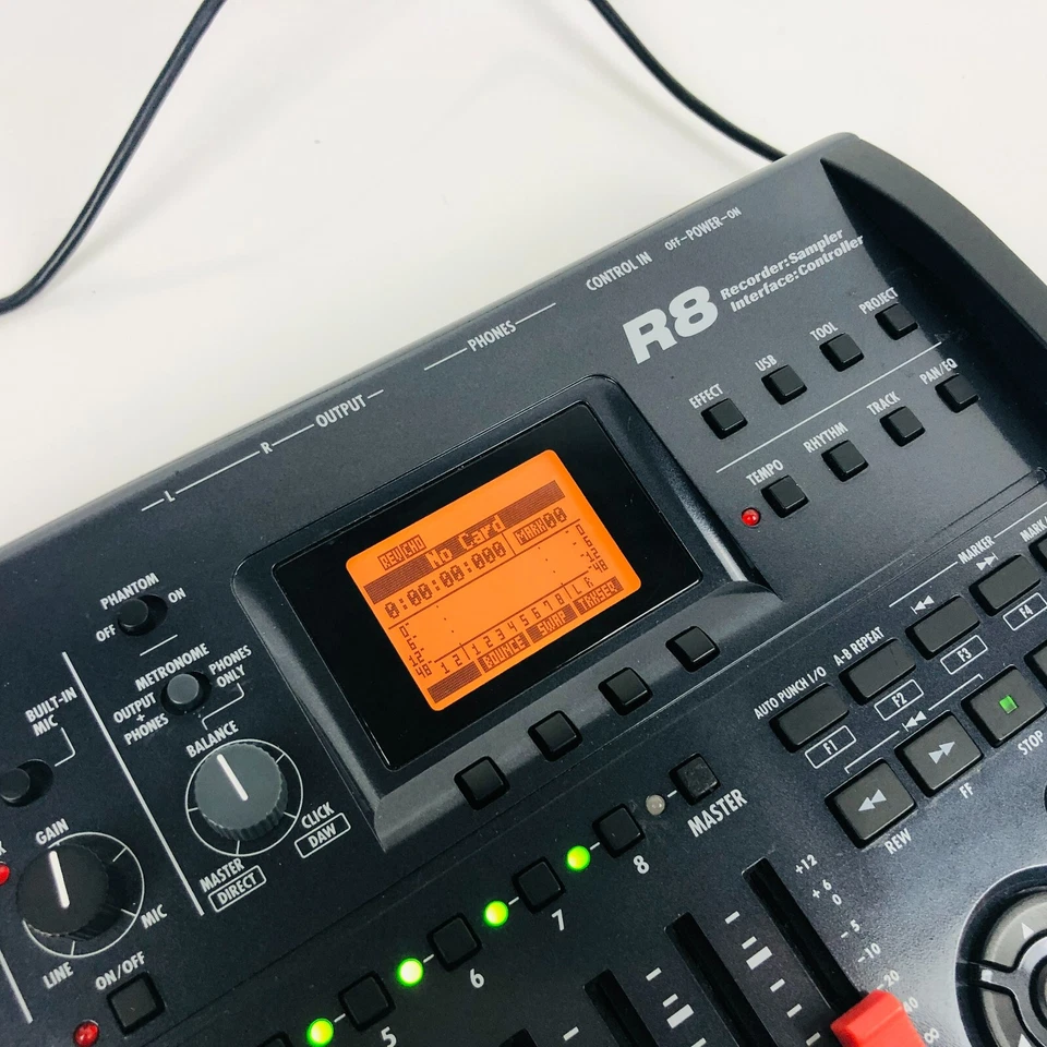 Zoom R8 Multitrack Digital Recorder 8-track MTR Sampler Working Order - Image 3 of 4