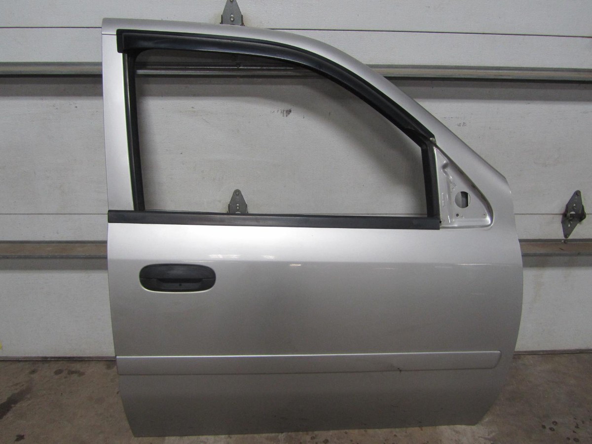 05-09 CHEVY TRAILBLAZER RF Right Front Passenger Door L Tarnished