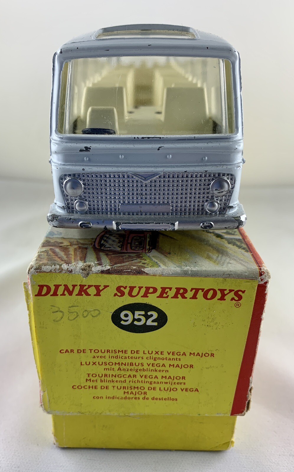 Dinky 952, Vega Major Luxury Coach - Free Price Guide & Review