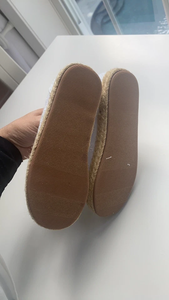 Alpargatas sin cordones con ojales blancos Baby Gap para niñas talla 11 nuevas con etiquetas $45 Primavera Verano Foto 4 de 4