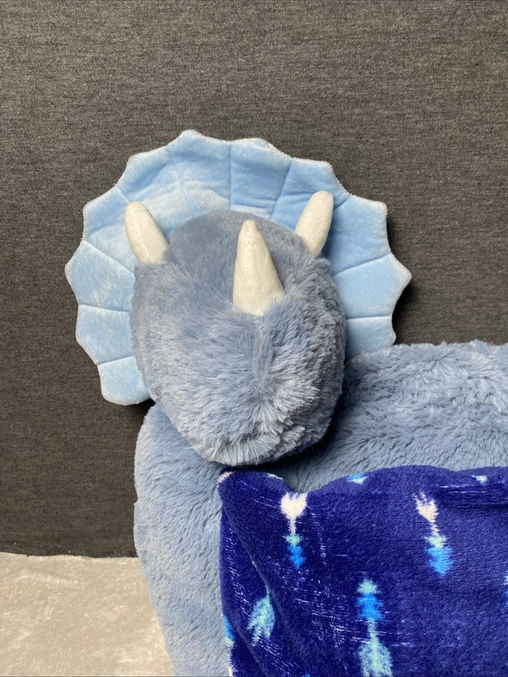 Manhattan Niños Azul Triceratops Dinosaurio Almohada y Flecha Manta Bebé 2 Piezas Lovey Foto 4 de 4